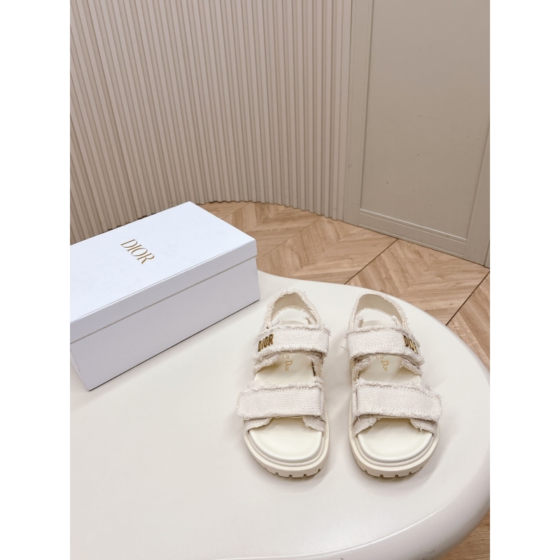 ch**an D*or slippers